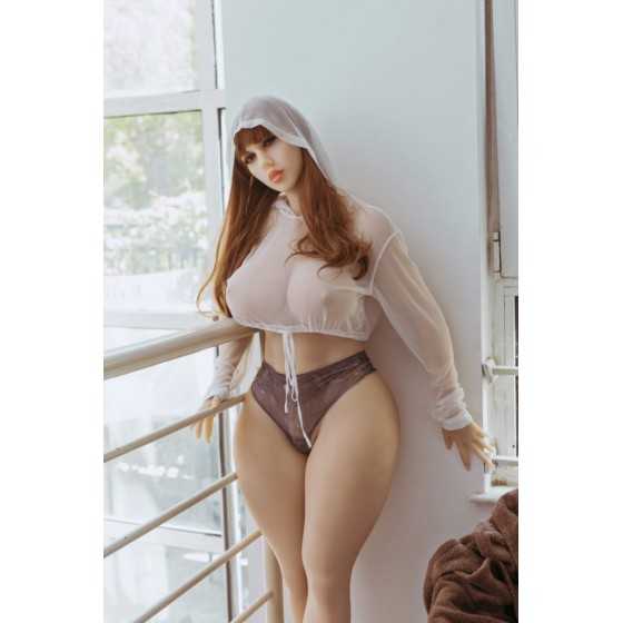 Eva 163cm Big Sister (5ft4)